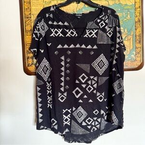 Lucky Brand Lightweight Short Sleeve 1X Top Black Shirt Geometric Design
